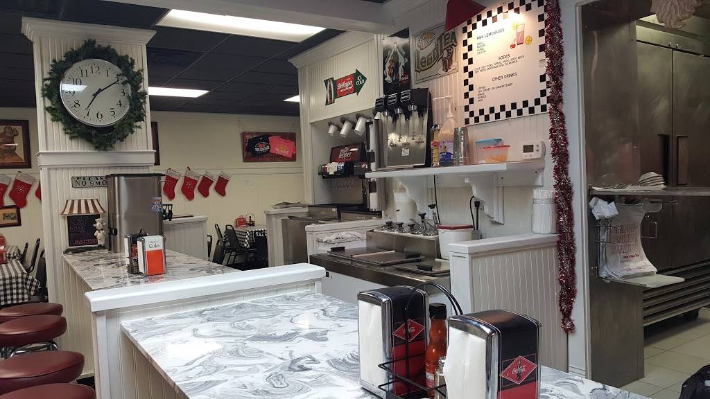 Hayden Drive-In | restaurant | 807 W Maud St, Poplar Bluff, MO 63901, USA | 5737854705 OR +1 573-785-4705