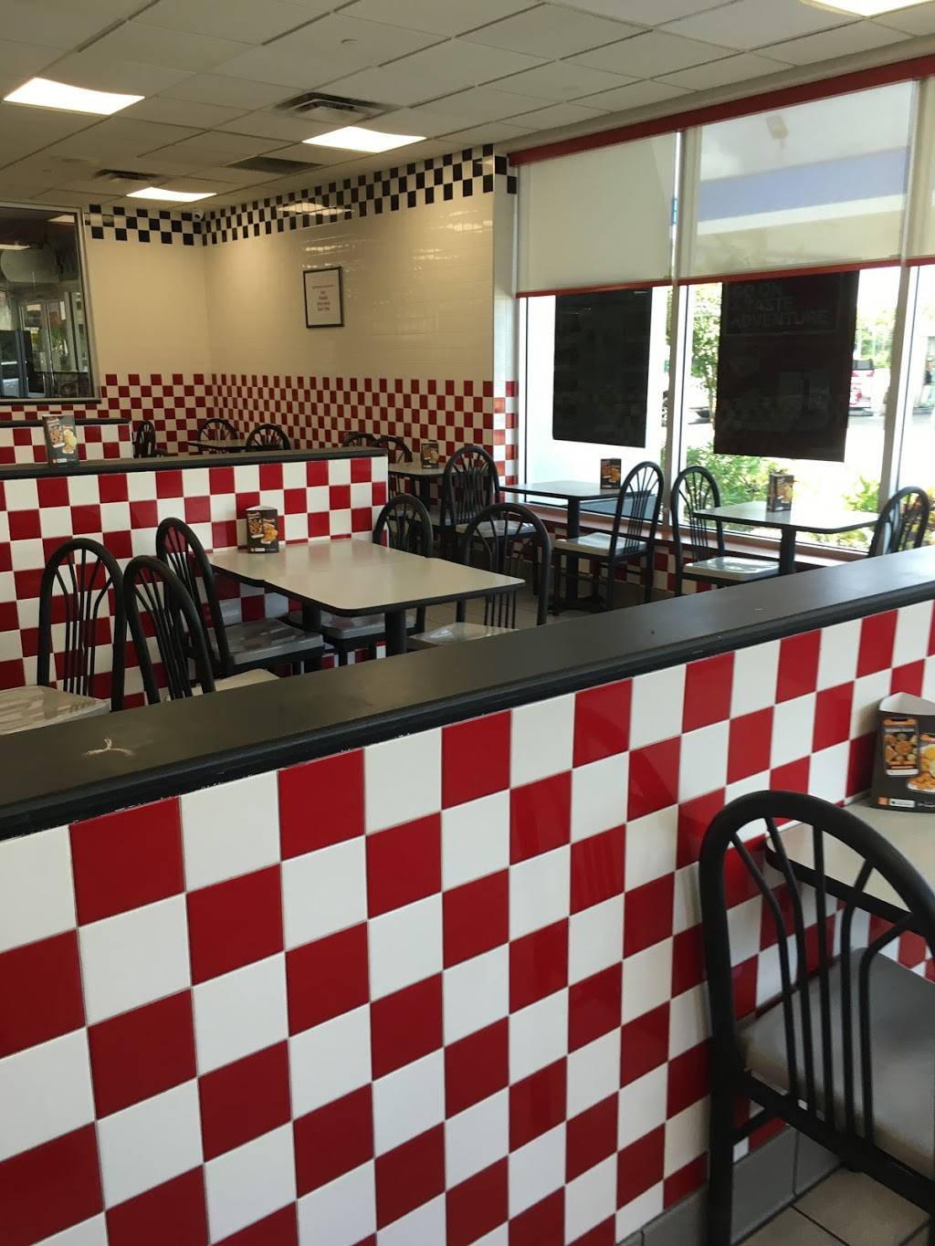 Popeyes Louisiana Kitchen | restaurant | 8909 20th St, Vero Beach, FL 32966, USA | 7725621791 OR +1 772-562-1791