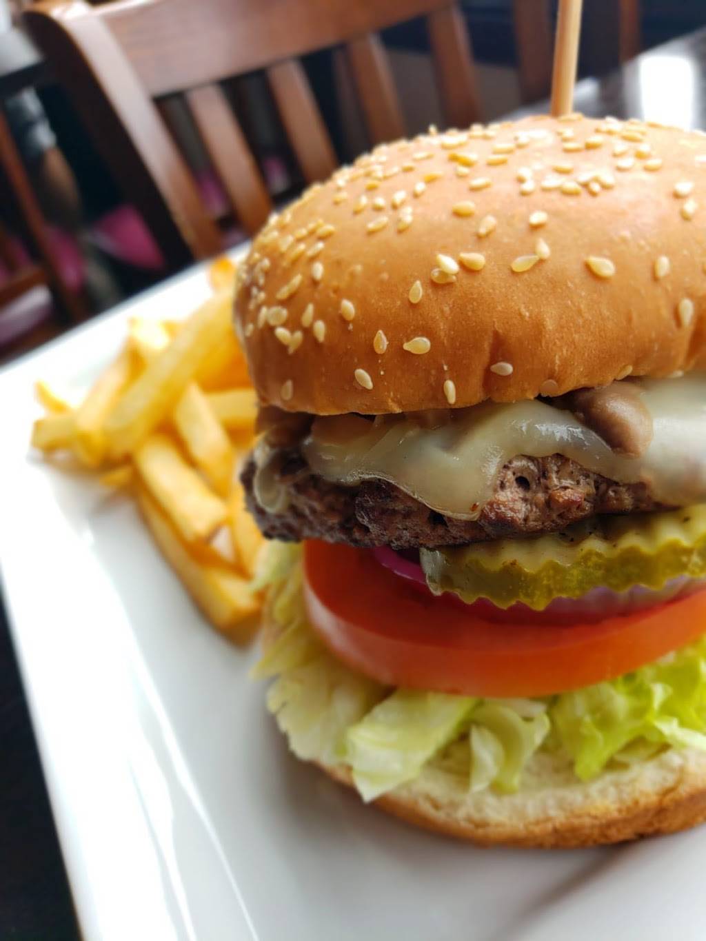 Flame Burgers & Kabobs | restaurant | 5808 Schaefer Rd, Dearborn, MI 48126, USA | 3135843700 OR +1 313-584-3700