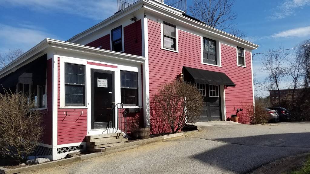 The Farm Bar & Grille | restaurant | 25 Portland Ave, Dover, NH 03820, USA | 6035163276 OR +1 603-516-3276