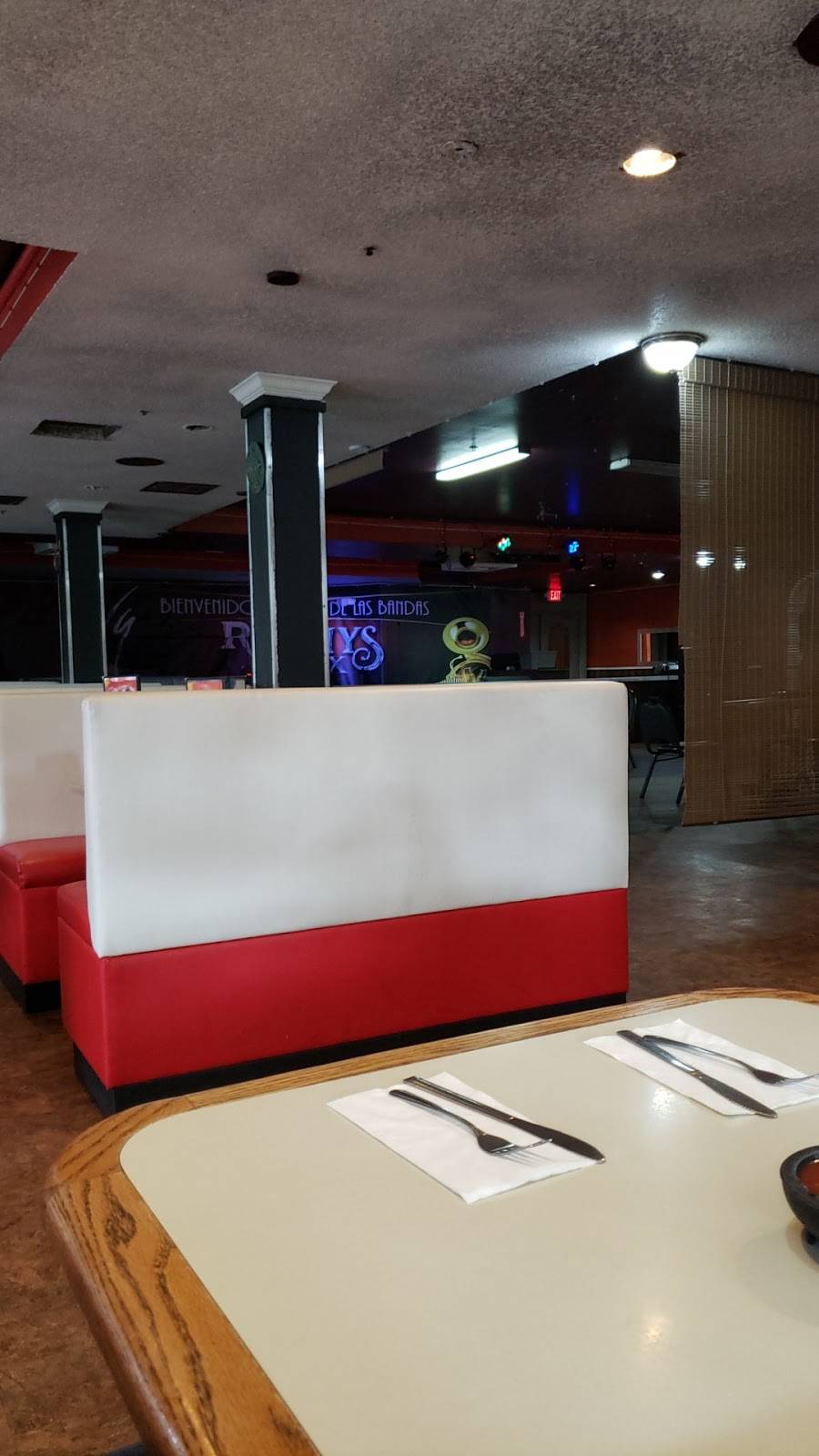 El Palmar Mexican Restaurant | restaurant | 12222 SE Stark St, Portland, OR 97233, USA | 5032617173 OR +1 503-261-7173