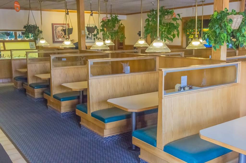 Round Table Pizza | meal delivery | 2424 Magowan Dr, Santa Rosa, CA 95405, USA | 7075281200 OR +1 707-528-1200