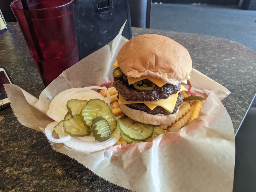 Silver Dollar Bar & Grill | restaurant | 913 Illinois St, Sidney, NE 69162, USA | 3082545288 OR +1 308-254-5288