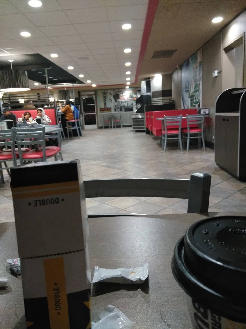 Carls Jr. | restaurant | 620 W Foothill Blvd, Rialto, CA 92376, USA | 9098752650 OR +1 909-875-2650