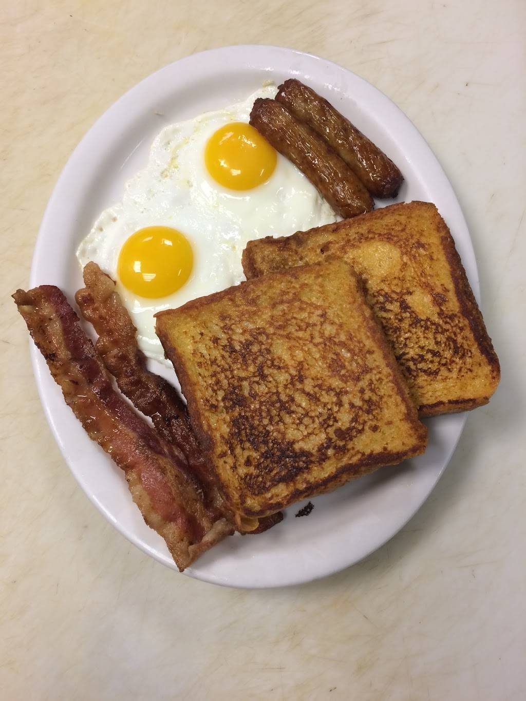 Fairborn Family Diner & Restaurant | restaurant | 419 N Broad St, Fairborn, OH 45324, USA | 9378799454 OR +1 937-879-9454