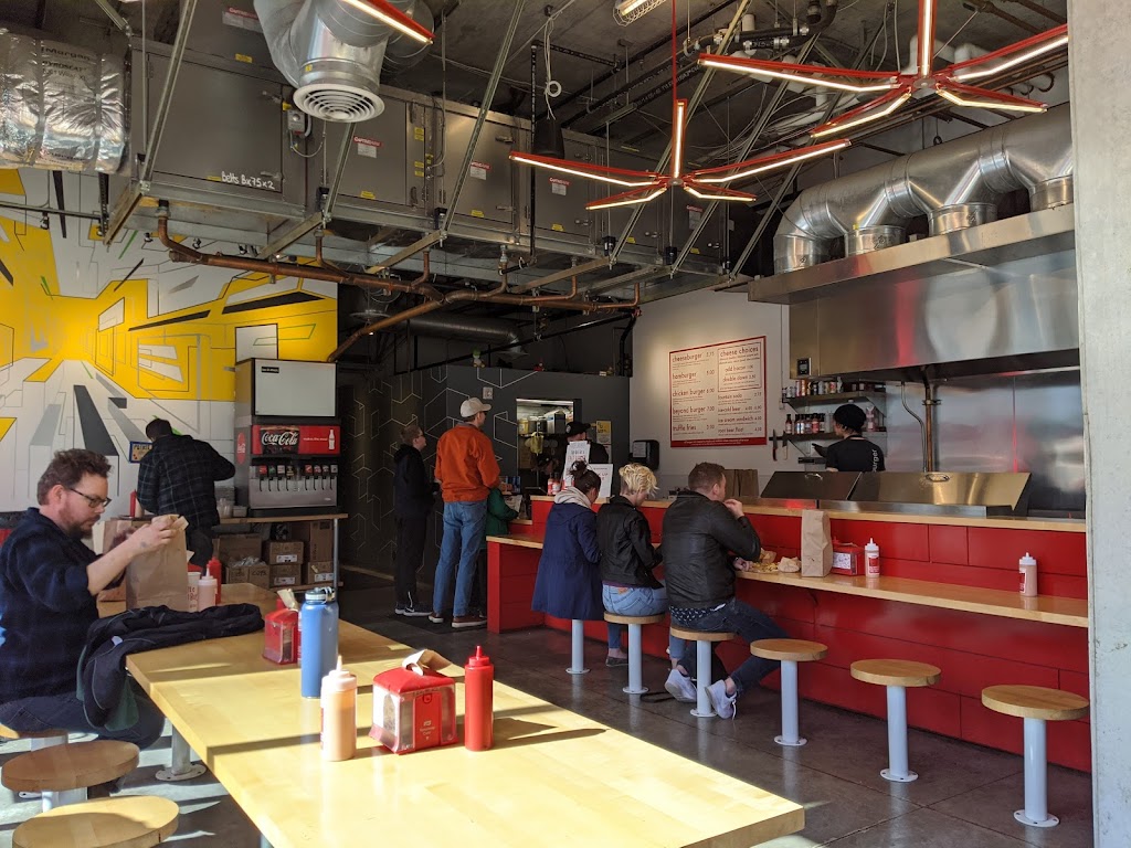 Little Big Burger - Lloyd District | restaurant | 787 NE Holladay St, Portland, OR 97232, USA | 5034776829 OR +1 503-477-6829