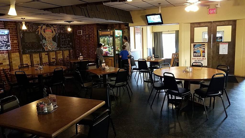 Gaslight Restaurant | restaurant | 328 E 4th St, Huntingburg, IN 47542, USA | 8126833669 OR +1 812-683-3669