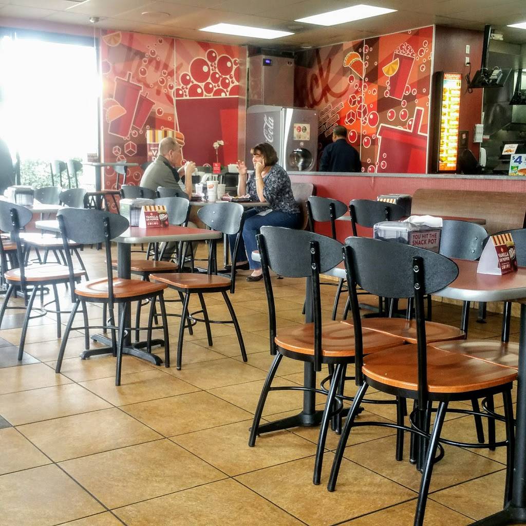 Jack in the Box | restaurant | 1315 Magnolia Ave STE 102, Corona, CA 92879, USA | 9512789764 OR +1 951-278-9764