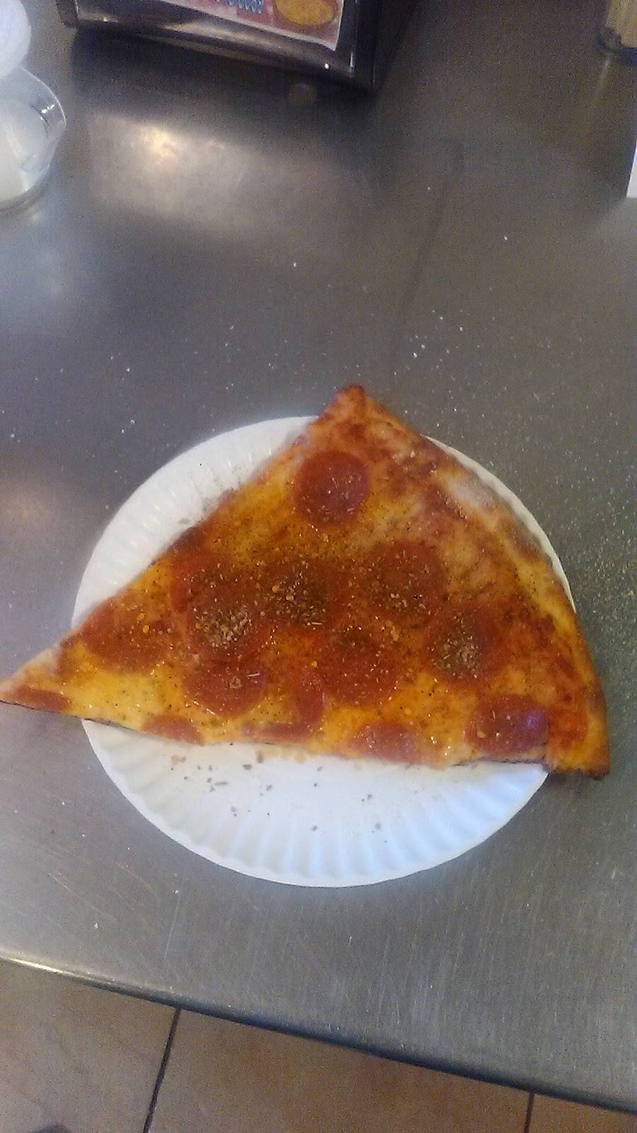 Fratellis Pizzeria | restaurant | 1860 Baldwin St, Waterbury, CT 06706, USA | 2035738089 OR +1 203-573-8089