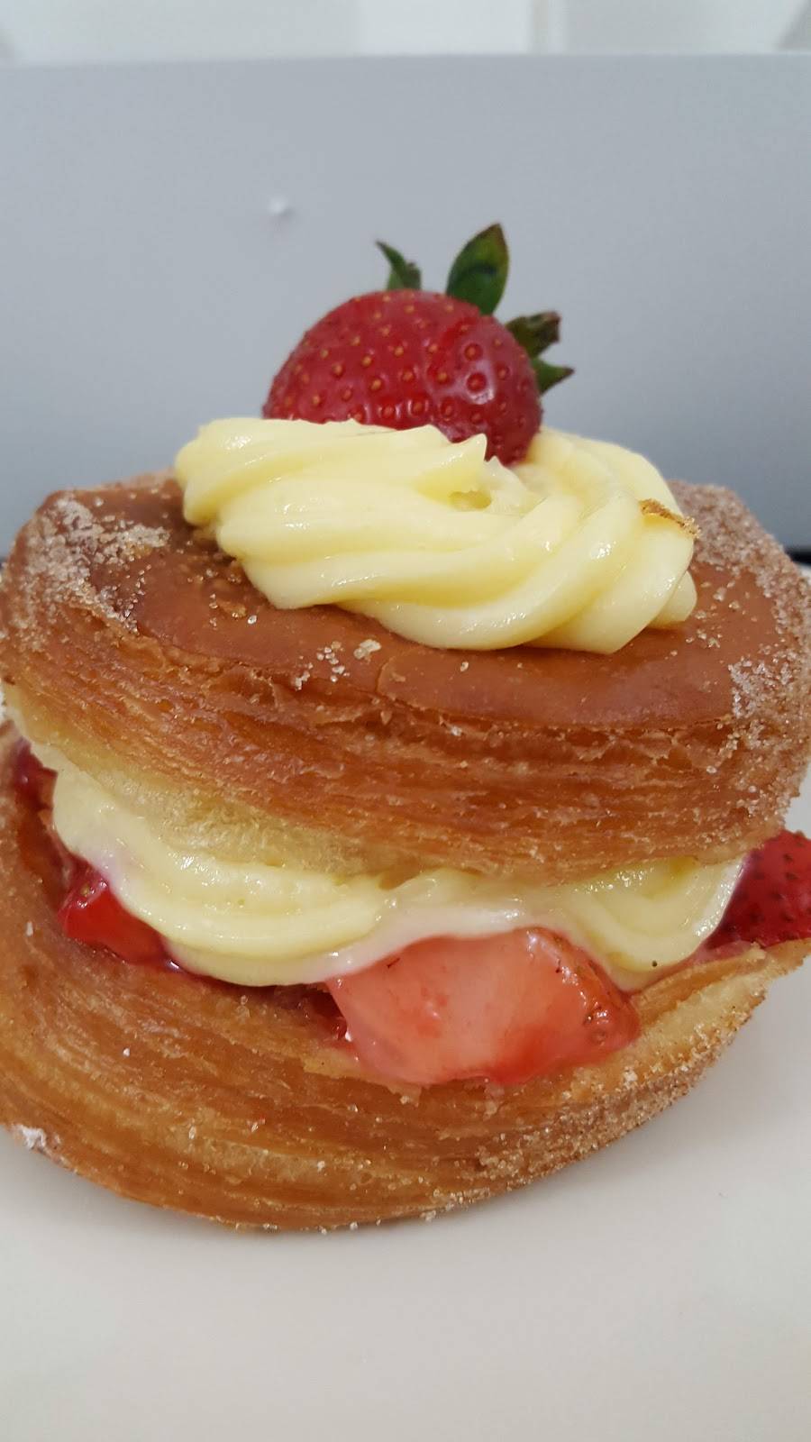 SKS Donut & Croissant | bakery | 5850 W 3rd St Suite #A, Los Angeles, CA 90036, USA | 3239352409 OR +1 323-935-2409