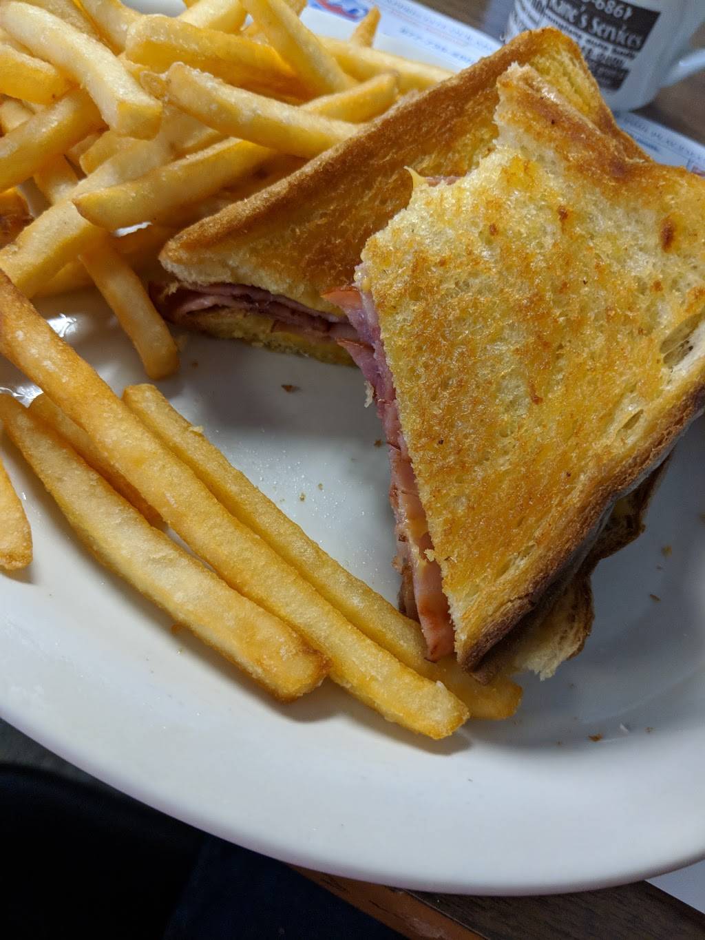 Shirleys Cafe & Grill | restaurant | 522 W Broad St, Linden, MI 48451, USA | 8107356861 OR +1 810-735-6861