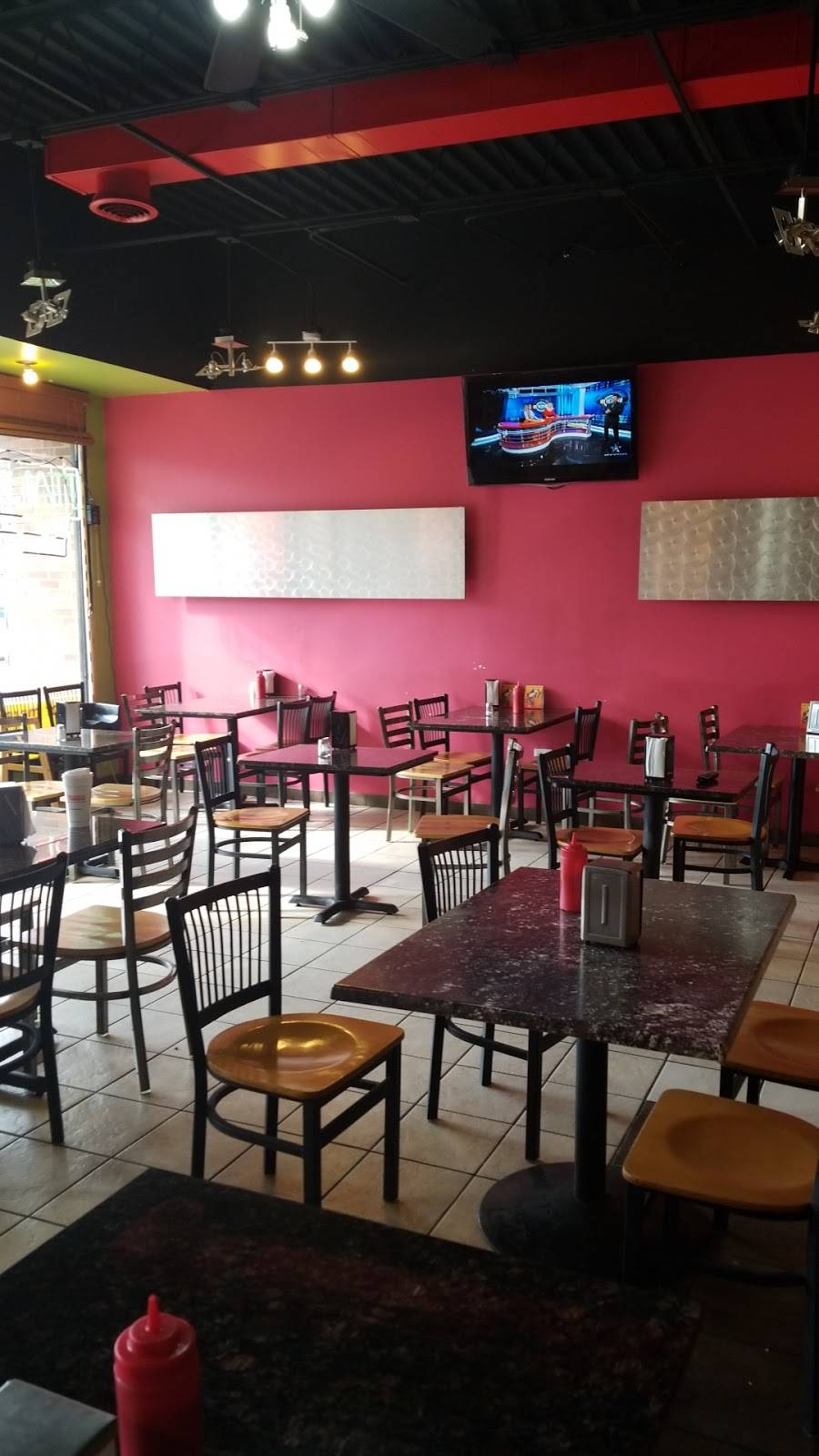 Hot Dog Express | restaurant | 937 S Roselle Rd, Schaumburg, IL 60193, USA | 8478430388 OR +1 847-843-0388