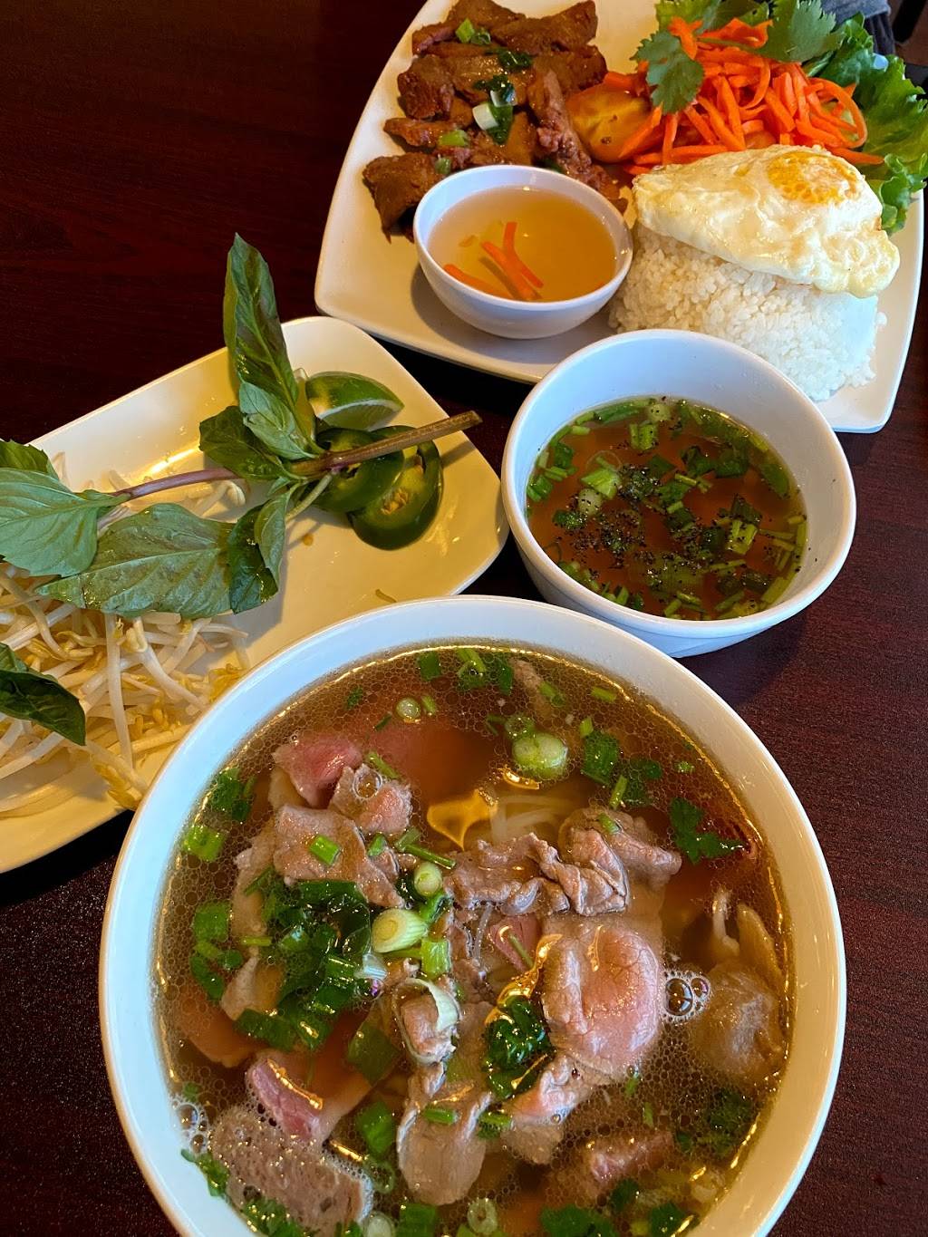 Pho Vi-Vi Pearland | restaurant | 1921 E Broadway St, Pearland, TX 77581, USA | 8322882170 OR +1 832-288-2170