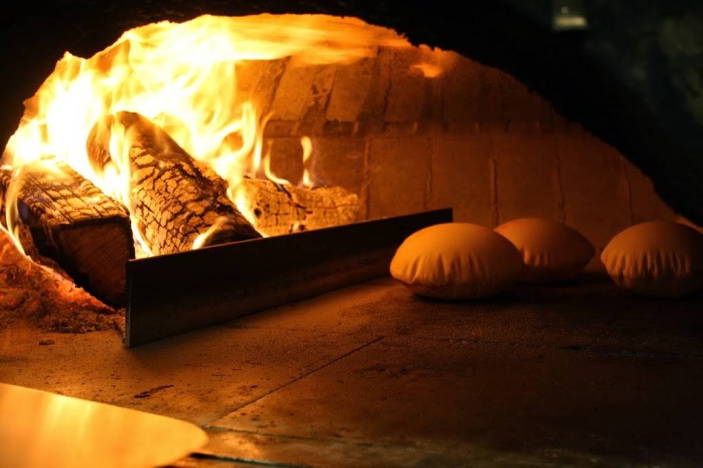 Arabesque Family Restaurant | restaurant | 869 Victoria St N, Kitchener, ON N2B 3C3, Canada | 5199542212 OR +1 519-954-2212