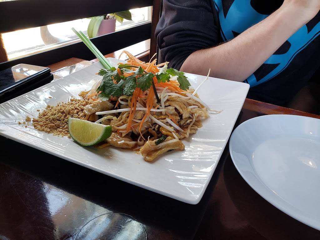 Fav Bistro | restaurant | 1984 E Murray Holladay Rd, Holladay, UT 84117, USA | 8016769300 OR +1 801-676-9300