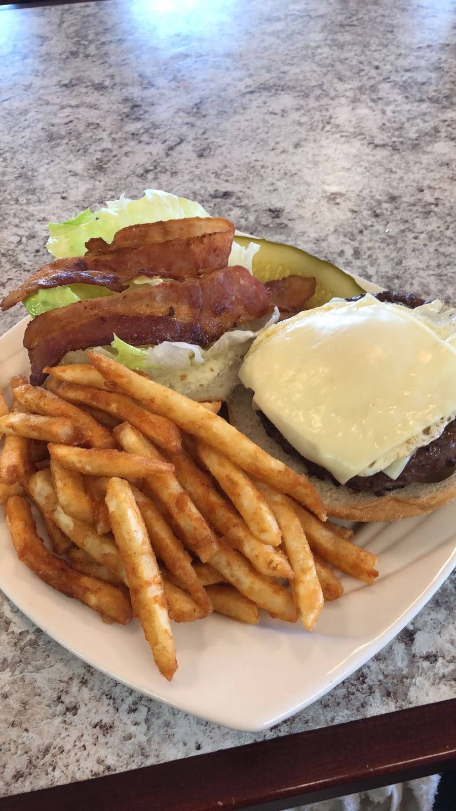 Route Ten Restaurant | restaurant | 3810 Whitney Ave, Hamden, CT 06518, USA | 2036919990 OR +1 203-691-9990