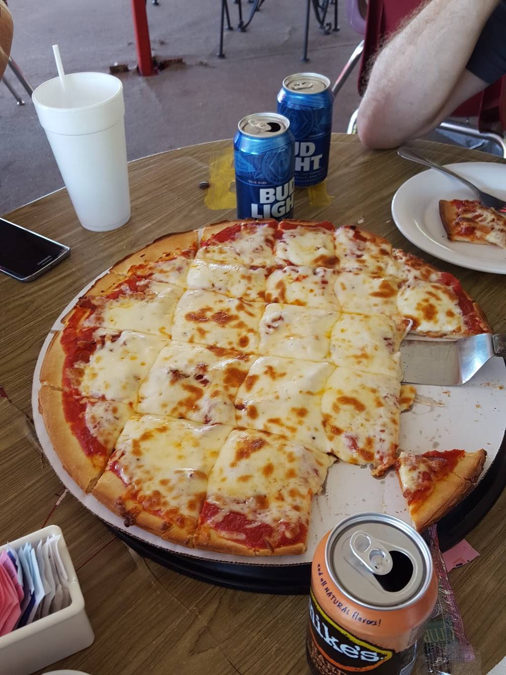 Fatboys Dream Floating Restaurant | restaurant | 3202 state route us 52, Felicity, OH 45120, USA | 5138763703 OR +1 513-876-3703