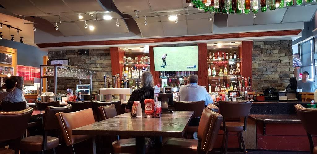 Red Robin Gourmet Burgers and Brews | restaurant | 1230 Settlers Ridge Center Dr, Pittsburgh, PA 15205, USA | 4124905180 OR +1 412-490-5180