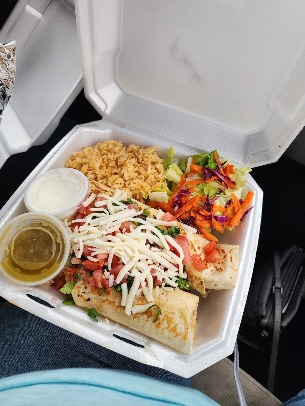 Sol y Luna Cal. Mexican Food Truck | restaurant | 3323 Valley Pike, Winchester, VA 22602, USA | 5407068590 OR +1 540-706-8590