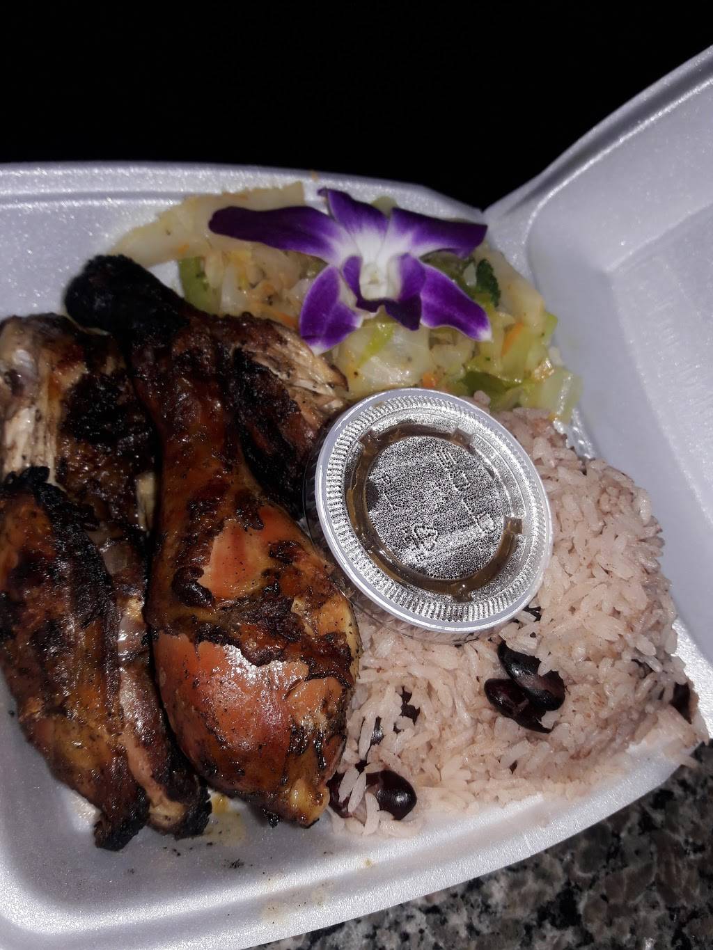 Heroes Lounge | restaurant | 3094 N Stemmons Fwy, Dallas, TX 75247, USA | 2147506800 OR +1 214-750-6800