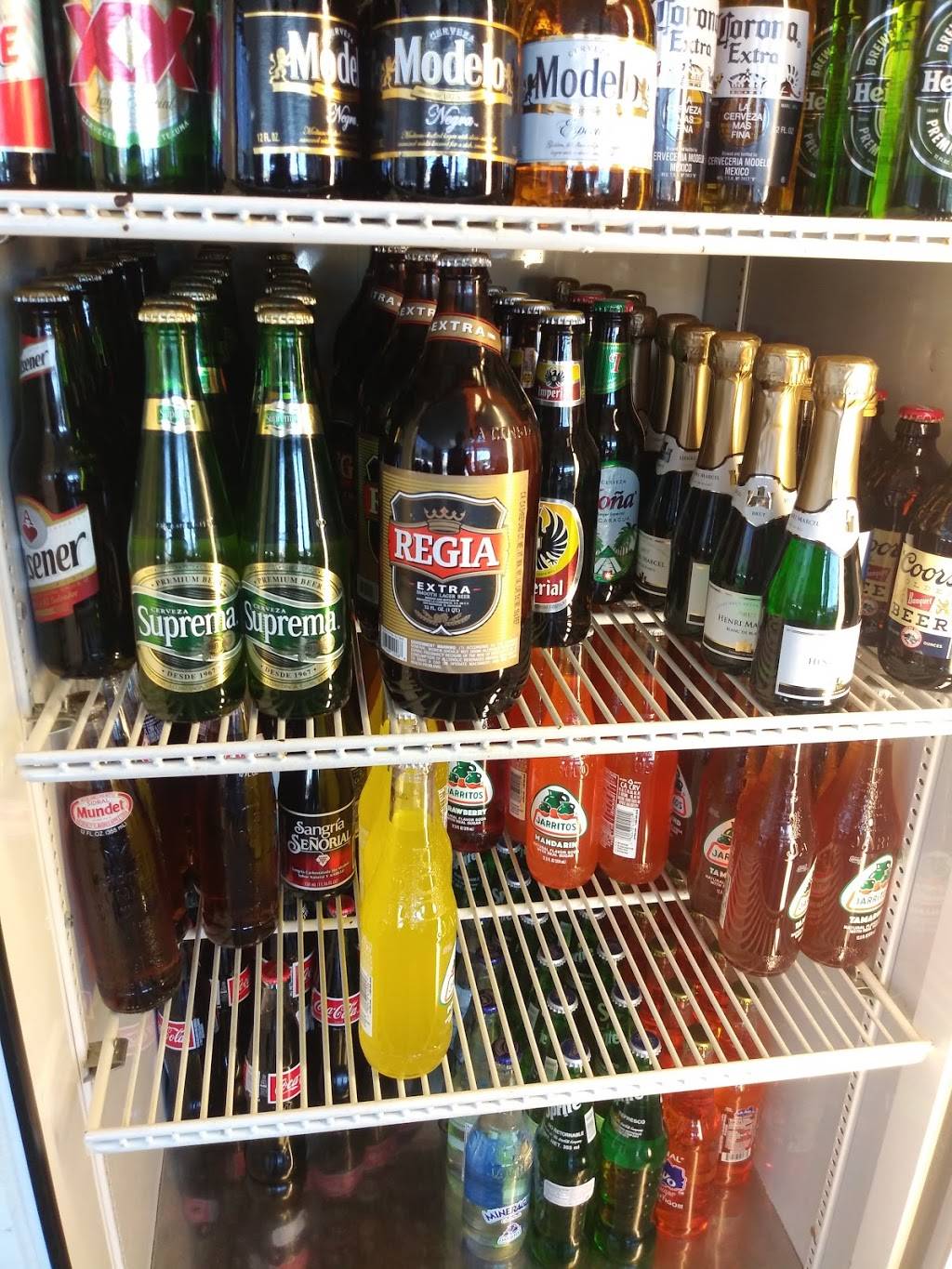 Salvadoreño Restaurant #3 | restaurant | 8911 N Central Ave #101, Phoenix, AZ 85020, USA | 6028702955 OR +1 602-870-2955