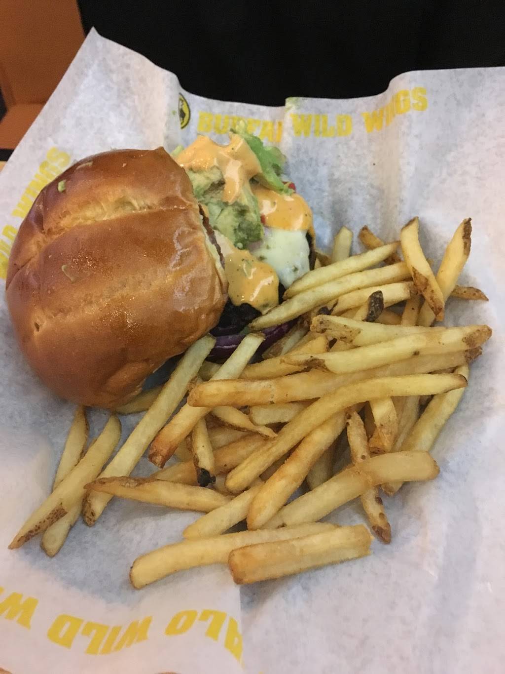 Buffalo Wild Wings | restaurant | 900 FL-436, Casselberry, FL 32707, USA | 4076719300 OR +1 407-671-9300