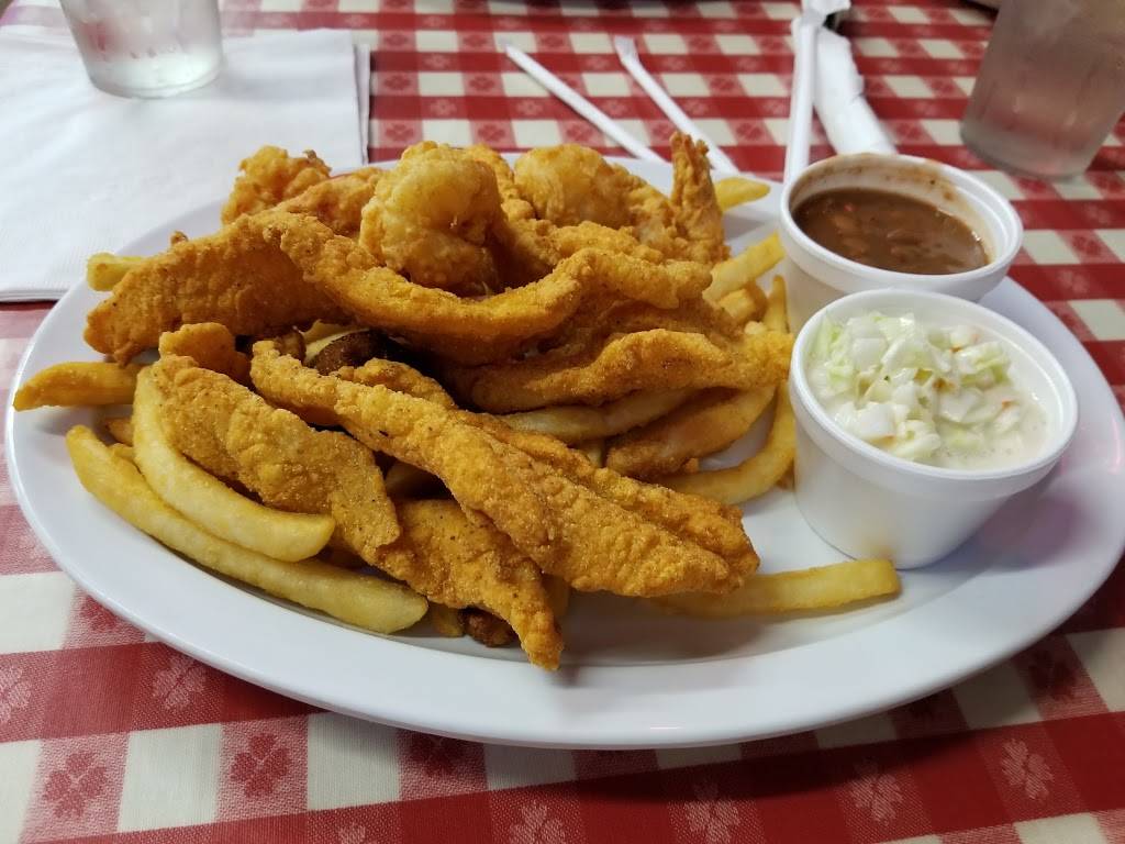 Farm House Mexia | restaurant | 1401 E Milam St, Mexia, TX 76667, USA | 2544720512 OR +1 254-472-0512