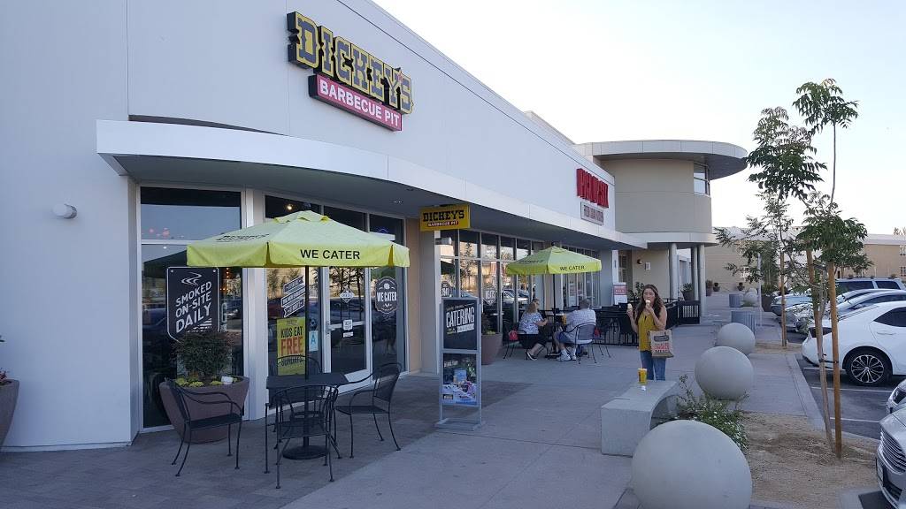 Dickeys Barbecue Pit | restaurant | 8855 Apollo Way Suite 208, Downey, CA 90242, USA | 5629163202 OR +1 562-916-3202
