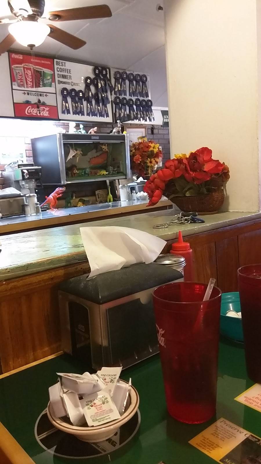 Girard Dinor | restaurant | 222 Main St W, Girard, PA 16417, USA | 8147744888 OR +1 814-774-4888