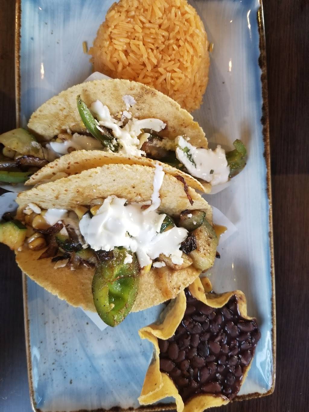 Tequilas Mexican Cantina | restaurant | 979 Main St, Wakefield, MA 01880, USA | 7815873500 OR +1 781-587-3500