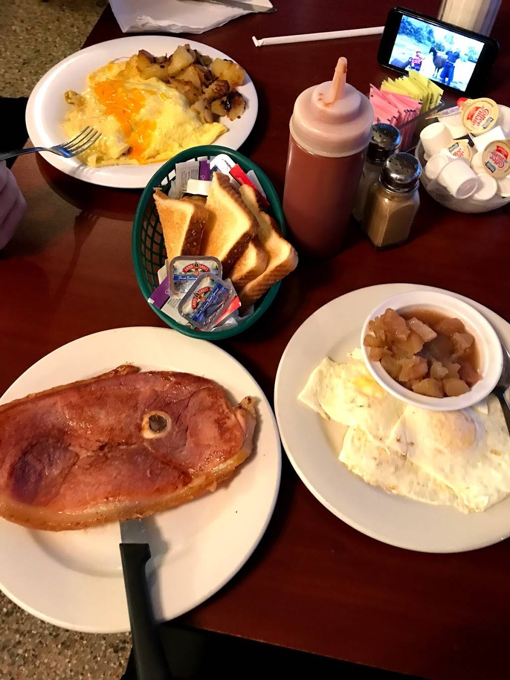 Courthouse Cafe | restaurant | 880 Village Hwy, Rustburg, VA 24588, USA | 4343323301 OR +1 434-332-3301