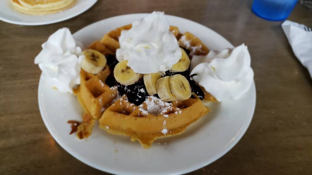 Wally Waffle | restaurant | 845 W Market St, Akron, OH 44303, USA | 3303744915 OR +1 330-374-4915