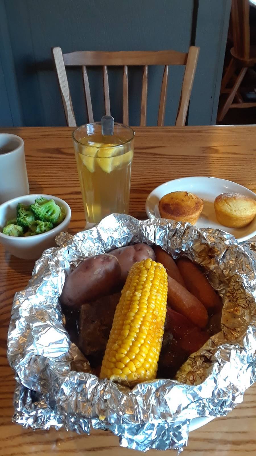 Cracker Barrel Old Country Store | restaurant | 3125 Cove Bend Dr, Tampa, FL 33613, USA | 8139778988 OR +1 813-977-8988