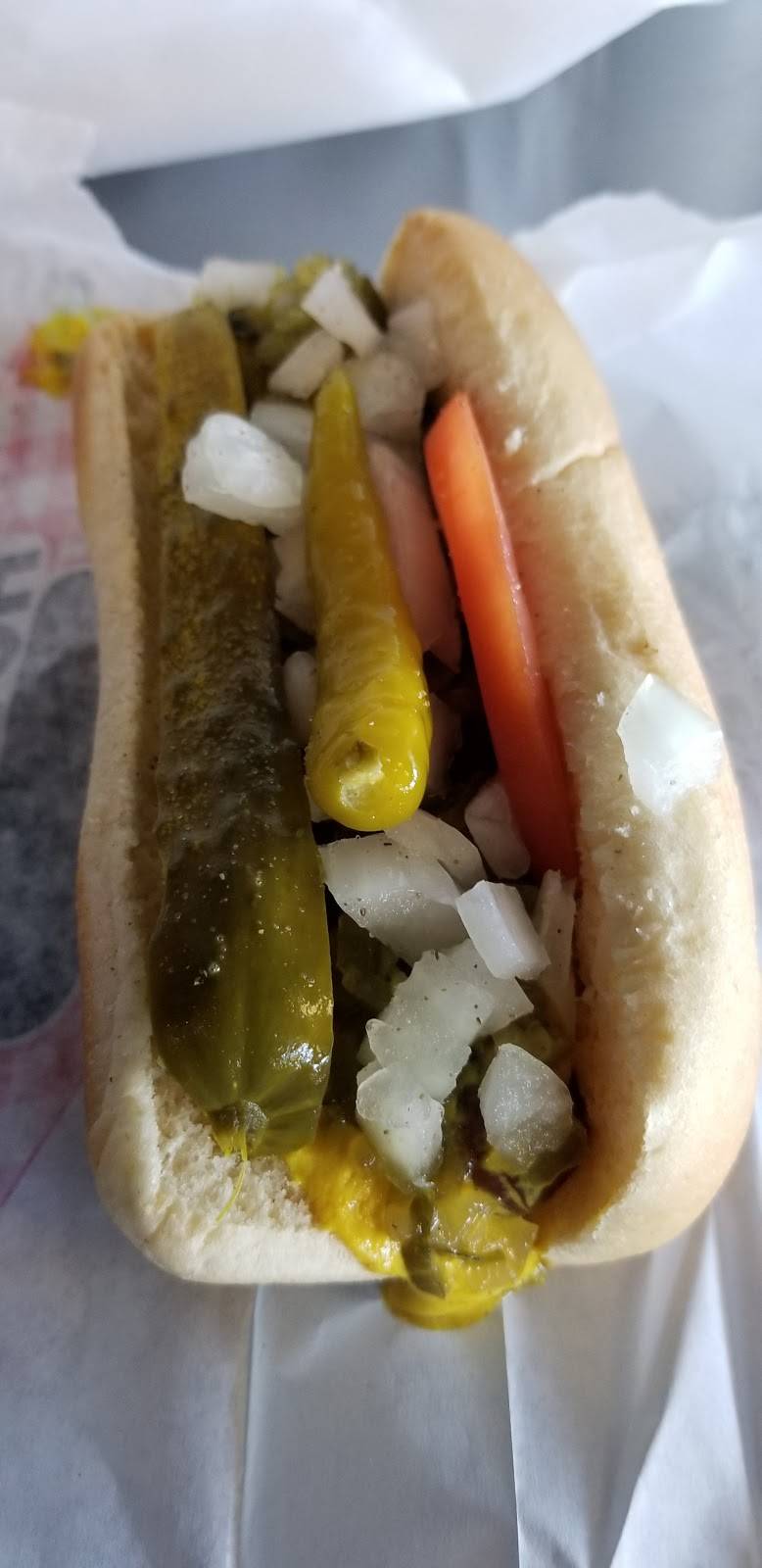 The Lucky Hot Dog | restaurant | 8020 W 171st St, Tinley Park, IL 60477, USA | 7082630130 OR +1 708-263-0130