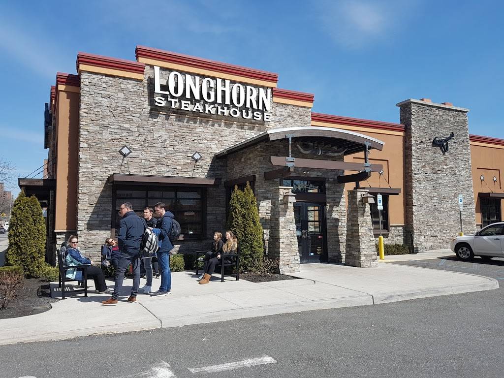 LongHorn Steakhouse | meal takeaway | 92-30 59th Ave, Queens, NY 11373, USA | 7183351371 OR +1 718-335-1371