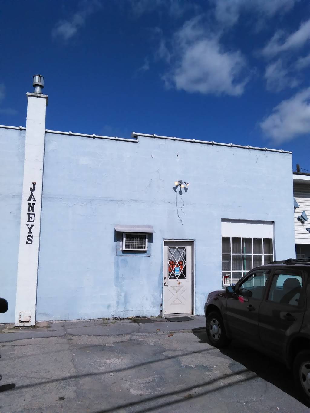Janeys Restaurant | restaurant | 892 E Central Ave, Avis, PA 17721, USA | 5707538512 OR +1 570-753-8512