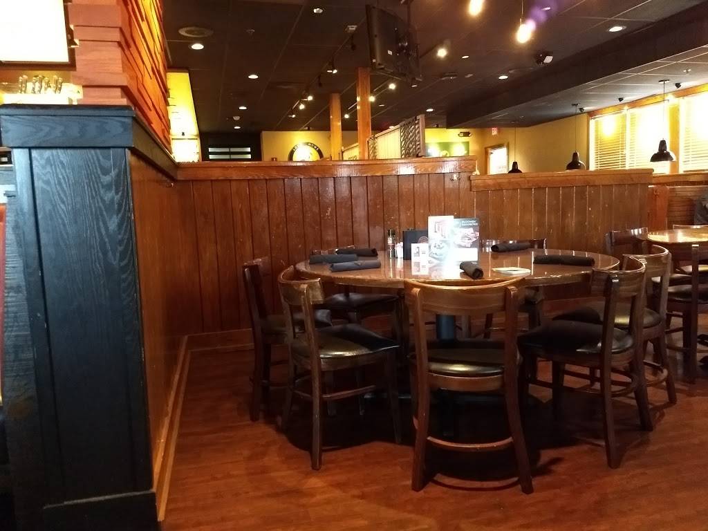 Outback Steakhouse | restaurant | 100 N Pointe Blvd, Lancaster, PA 17601, USA | 7175694500 OR +1 717-569-4500