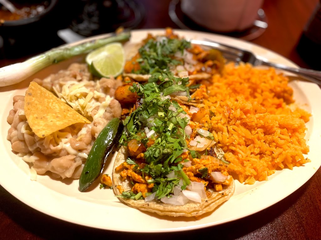 Hacienda Memos Restaurante | restaurant | 6822 W North Ave, Oak Park, IL 60302, USA | 7738899999 OR +1 773-889-9999