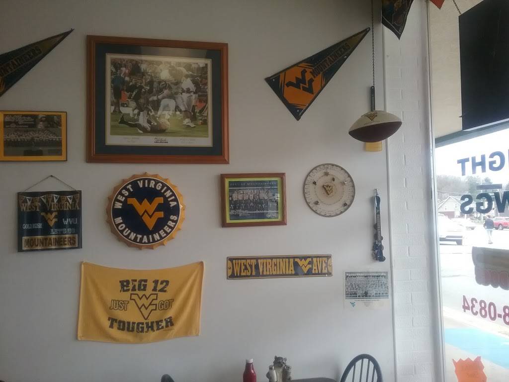 Wright Dawgs | restaurant | 1228 Country Club Rd, Fairmont, WV 26554, USA | 3043680834 OR +1 304-368-0834