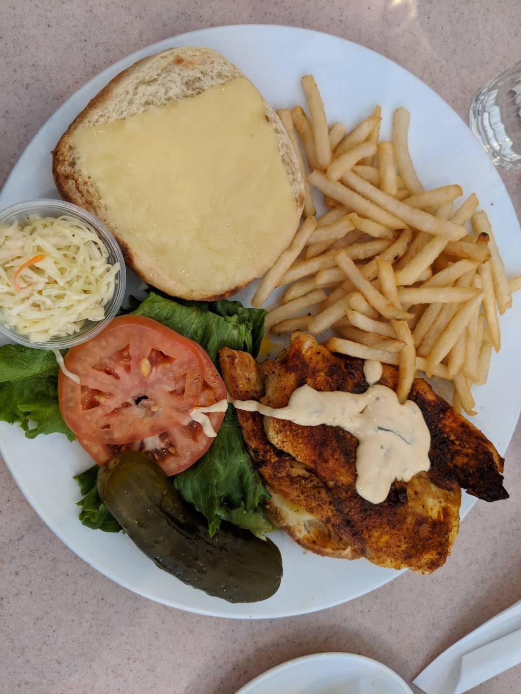 3 Guys | restaurant | 49 E 96th St, New York, NY 10128, USA | 2123483800 OR +1 212-348-3800