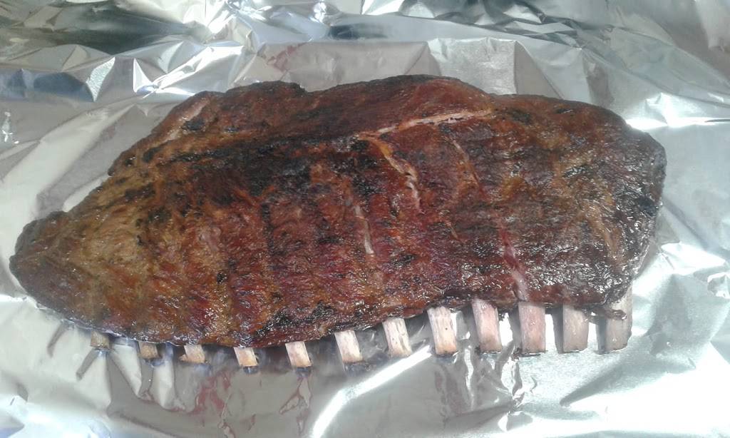 Red, White & Blue, BBQ & Fish | restaurant | 105 E Franklin Ave, Sesser, IL 62884, USA | 6186256227 OR +1 618-625-6227