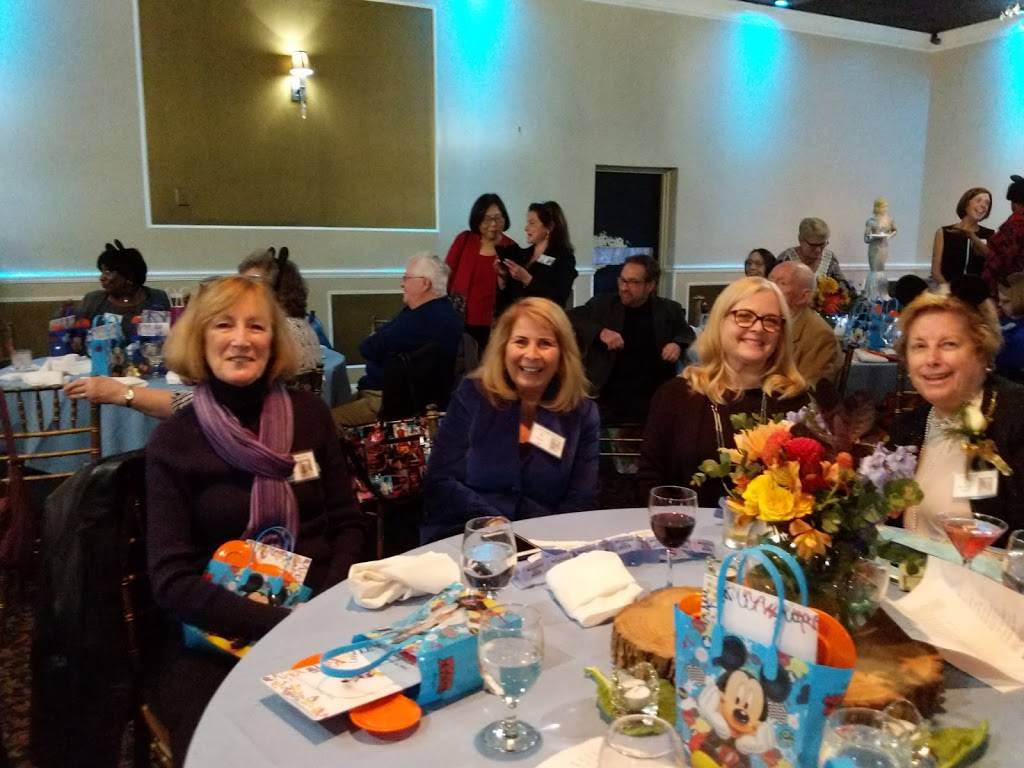 Swan Caterers | restaurant | 2015 S Water St, Philadelphia, PA 19148, USA | 2153898888 OR +1 215-389-8888