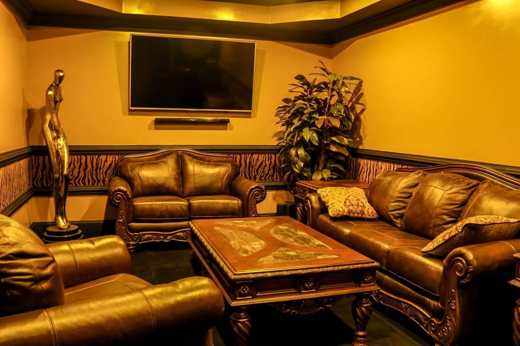 Cheetah Wilmington | restaurant | 143 S College Rd, Wilmington, NC 28403, USA | 9104522228 OR +1 910-452-2228