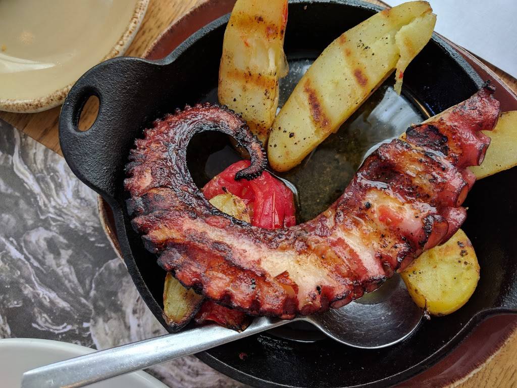 Legal Oysteria | restaurant | 10 City Square, Charlestown, MA 02129, USA | 6177121988 OR +1 617-712-1988