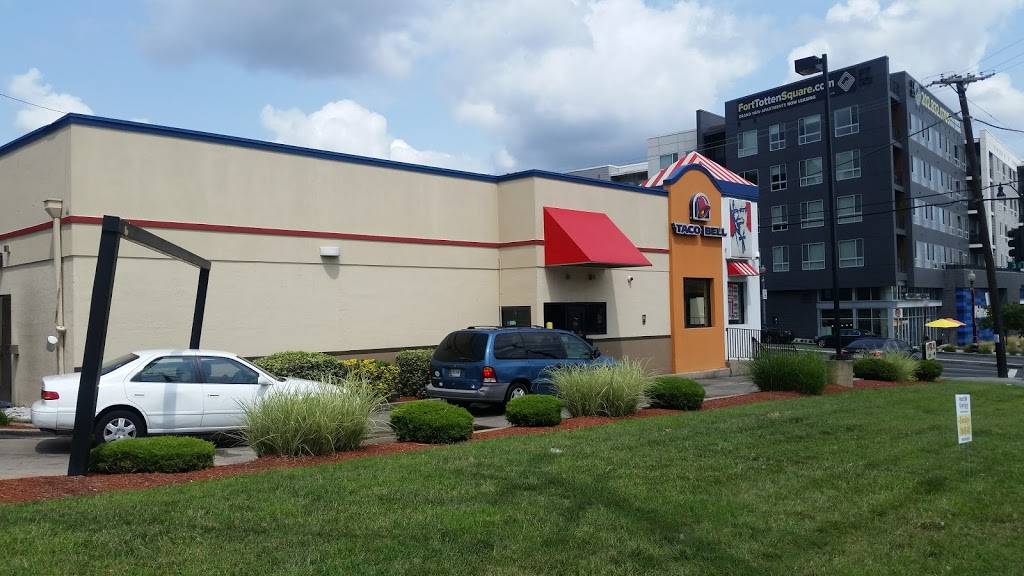 Taco Bell | restaurant | 220 Riggs Rd NE, Washington, DC 20011, USA | 2026350088 OR +1 202-635-0088