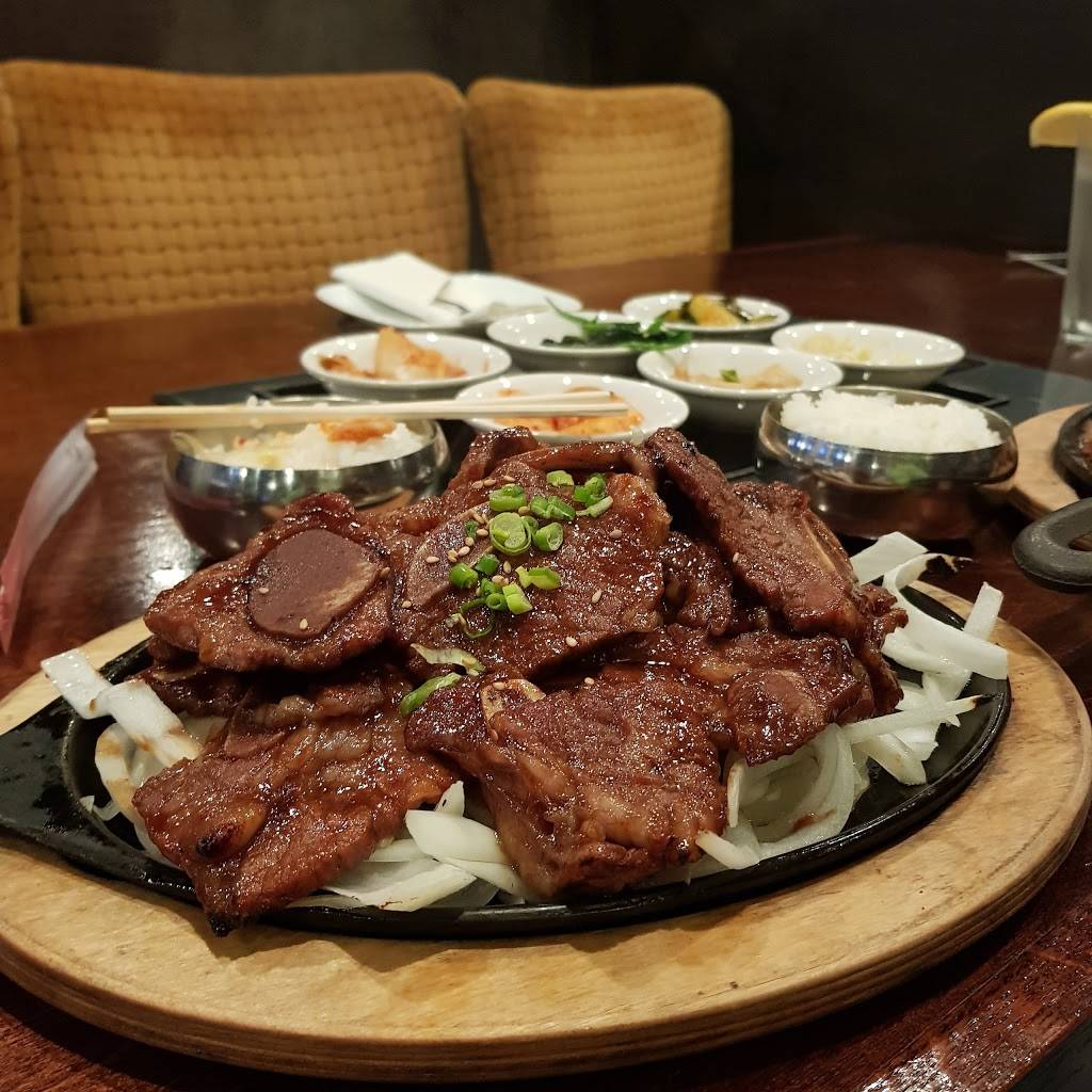 SaRiOne Grill | restaurant | 7525 W Hillsborough Ave, Town N Country, FL 33615, USA | 8136935076 OR +1 813-693-5076