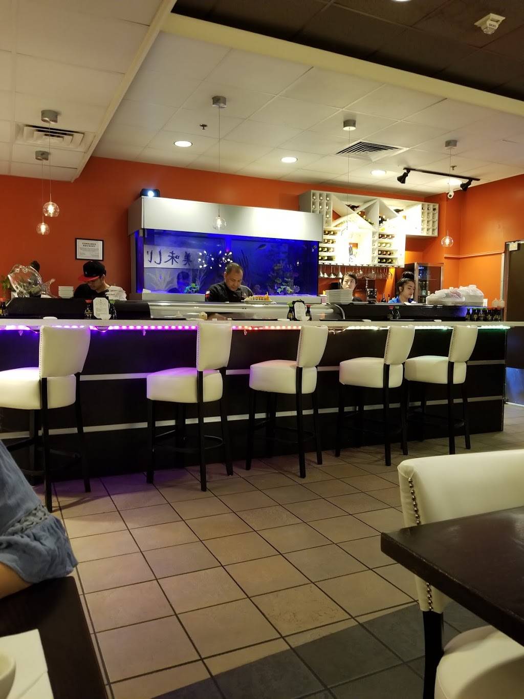 Volcanic Sushi + Sake Hunters Crossing | restaurant | 5200 NW 43rd St, Gainesville, FL 32606, USA | 3527277777 OR +1 352-727-7777