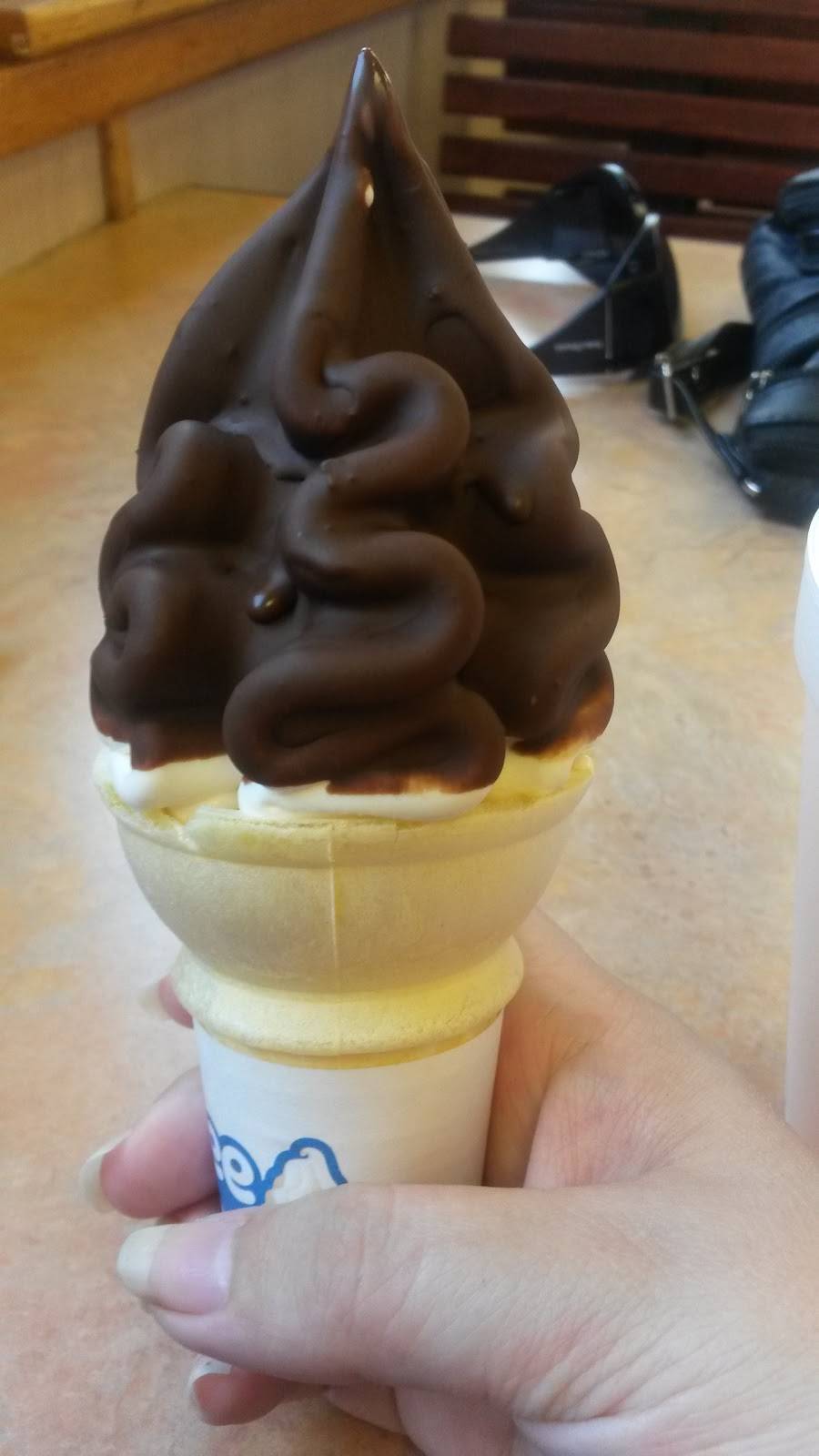 Wienerschnitzel | restaurant | 1715 Pacific Coast Hwy, Lomita, CA 90717, USA | 3105341715 OR +1 310-534-1715