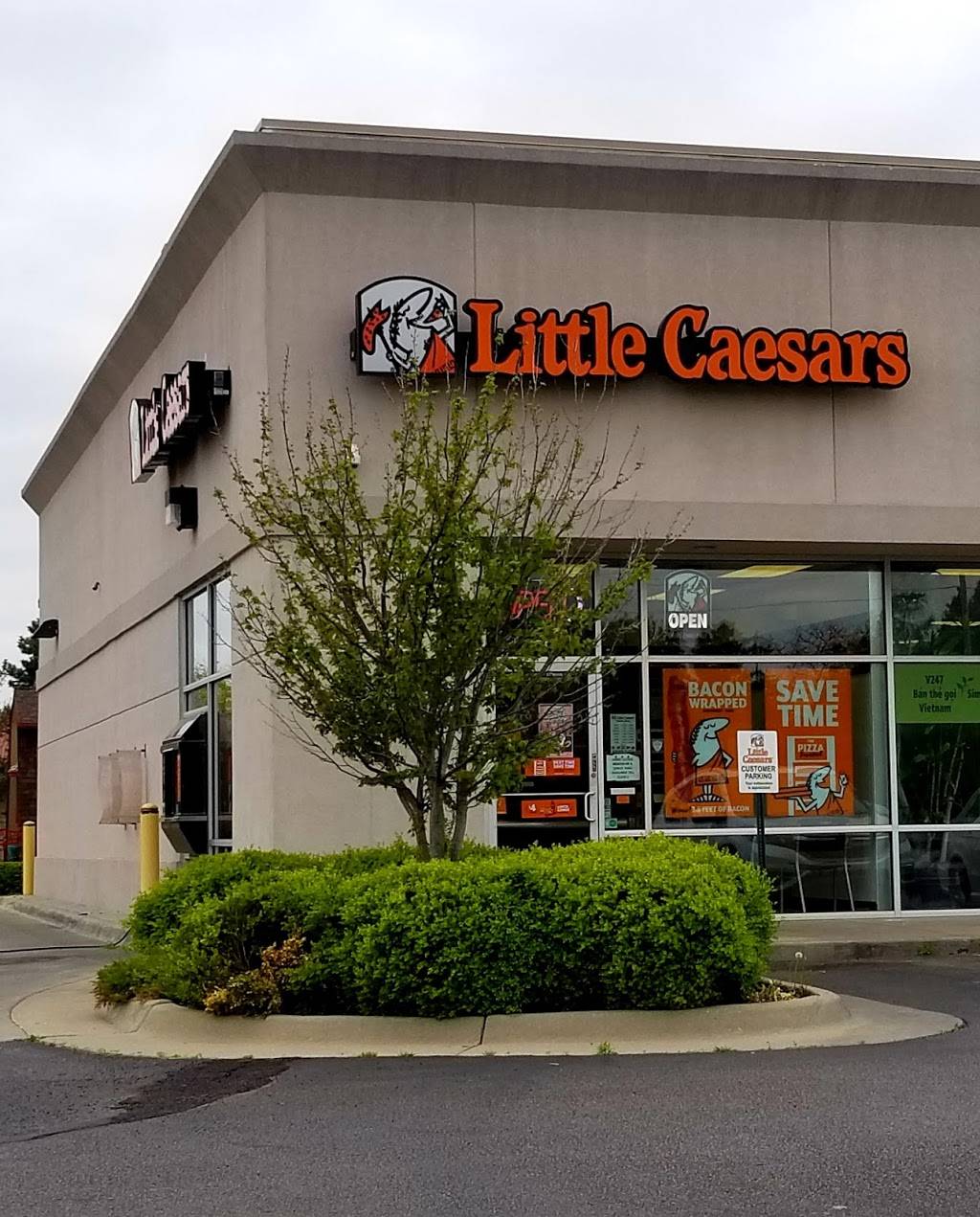 Little Caesars Pizza | meal takeaway | 1353 S Webb Rd, Wichita, KS 67207, USA | 3164257977 OR +1 316-425-7977