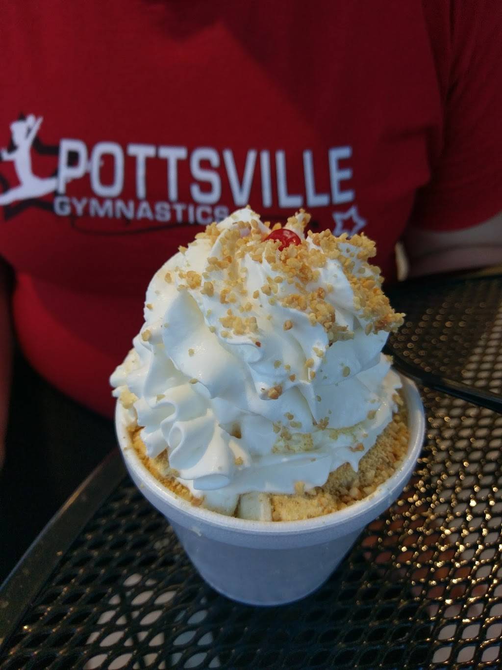 Chill Out Ice Cream Parlor | restaurant | 606 Gold Star Hwy, Shenandoah, PA 17976, USA | 5704621100 OR +1 570-462-1100